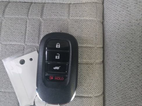 Certified 2024 Honda HR-V LX image 32