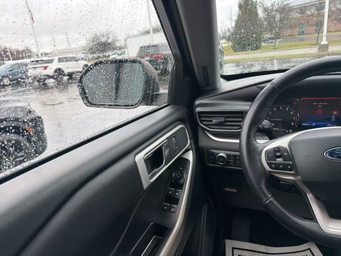 Used 2021 Ford Explorer XLT w/ Equipment Group 202A image 4