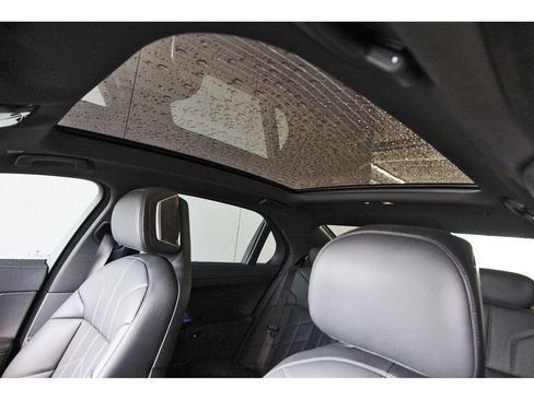 Used 2025 BMW 740i RWD image 29