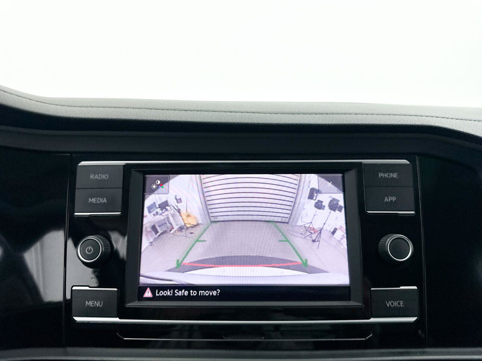 Used 2023 Volkswagen Jetta SE FWD image 9
