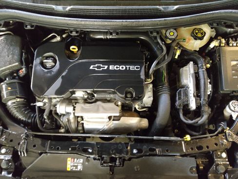 Used 2018 Chevrolet Cruze LS image 30