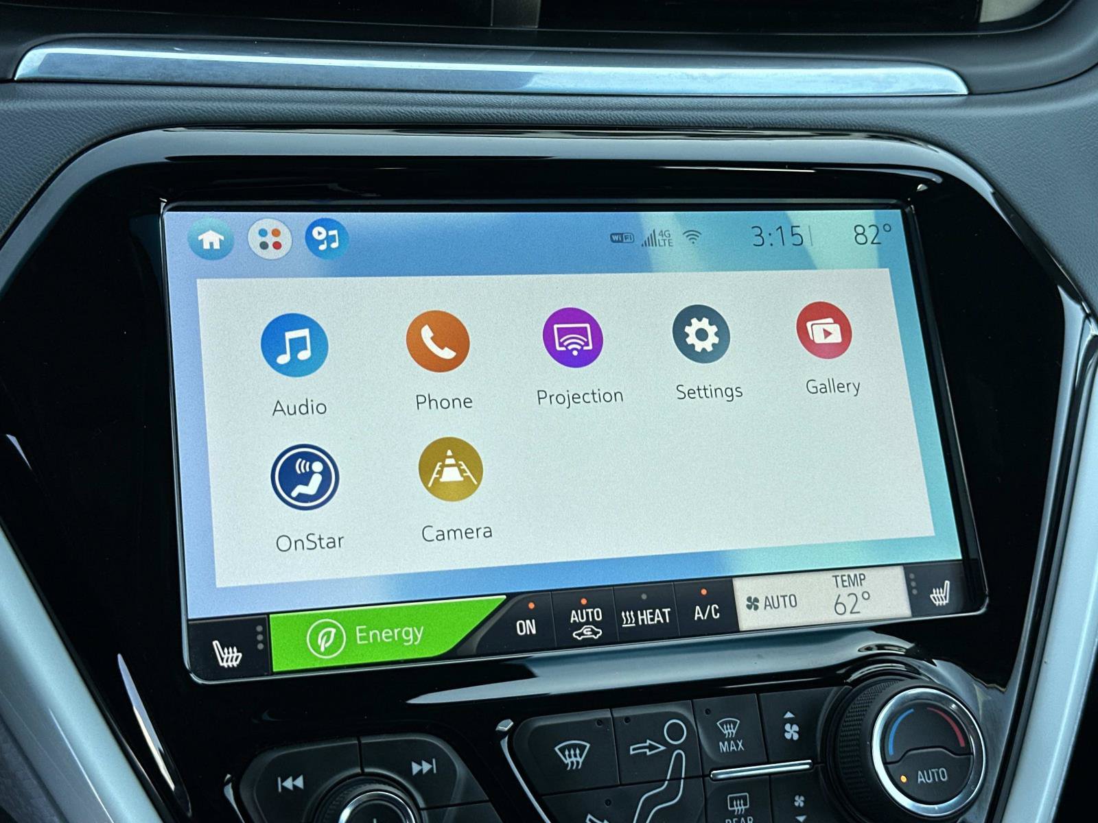 Used 2019 Chevrolet Bolt Premier w/ Infotainment Package FWD image 15