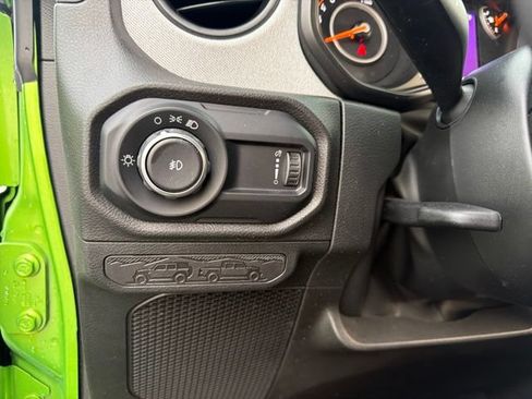 Used 2025 Jeep Wrangler Sport AWD/4WD image 17