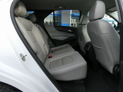 Used 2018 Chevrolet Equinox LT image 16