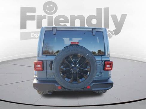 Used 2025 Jeep Wrangler Sahara image 7