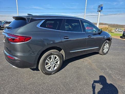 Used 2021 Buick Enclave Essence image 6