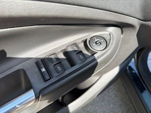 Used 2018 Ford Escape SE w/ SE Sync 3 Package FWD image 18