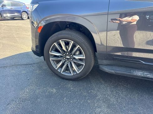 Used 2022 Cadillac Escalade Sport w/ Touring Package image 15