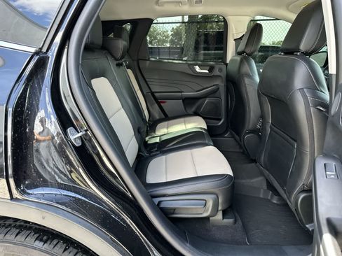 Used 2022 Ford Escape Titanium w/ Titanium Elite Package AWD/4WD image 18