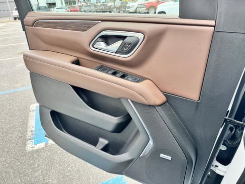 Used 2024 Chevrolet Tahoe High Country w/ Advanced Technology Package image 34