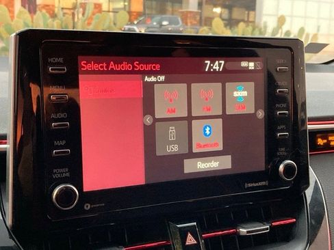 Used 2021 Toyota Corolla SE image 18