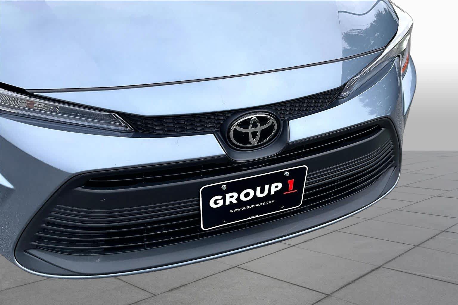 Used 2025 Toyota Corolla LE FWD image 29