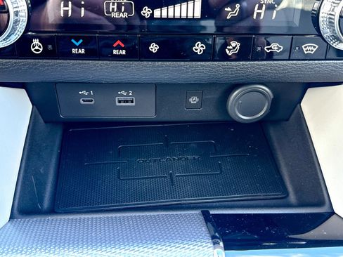 New 2025 Mitsubishi Outlander SEL image 38