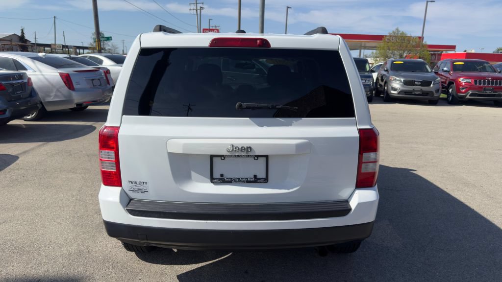 Used 2017 Jeep Patriot Sport w/ Power Value Group FWD image 6