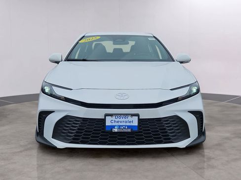 Used 2025 Toyota Camry SE image 2