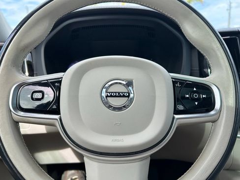 Used 2023 Volvo XC60 B5 Ultimate w/ Climate Package AWD/4WD image 24
