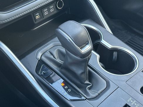 Used 2023 Toyota Highlander XLE image 21