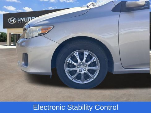 Used 2011 Toyota Corolla LE image 5