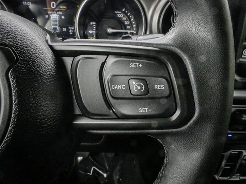 Used 2023 Jeep Wrangler Unlimited w/ Convenience Group AWD/4WD image 20