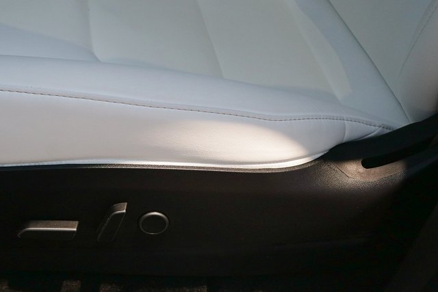 Used 2021 Tesla Model Y Long Range AWD/4WD image 15
