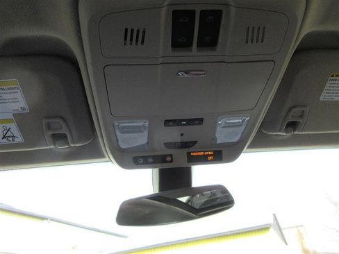 Used 2017 Buick Envision Essence image 23