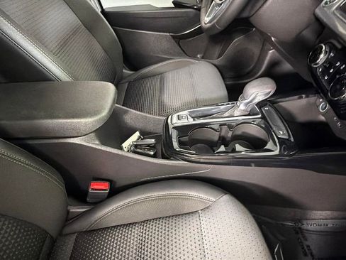 Certified 2025 Chevrolet Trax LT w/ Driver Confidence Package FWD image 34