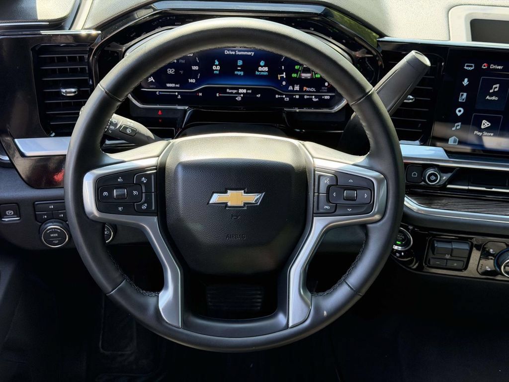 Used 2025 Chevrolet Silverado 2500 LT w/ Convenience Package AWD/4WD image 12