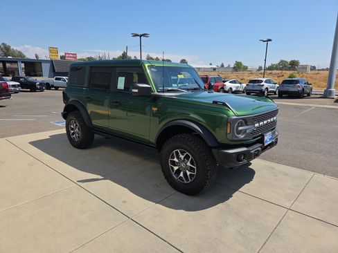 New 2025 Ford Bronco Badlands image 7