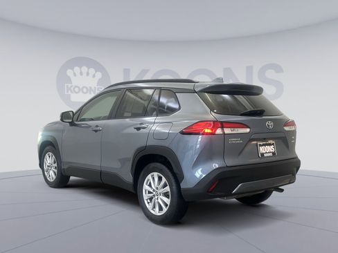 Used 2023 Toyota Corolla Cross LE w/ Moonroof Package AWD/4WD image 7