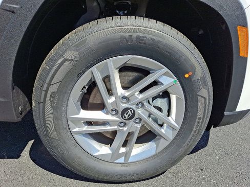 Certified 2025 Hyundai Tucson SE image 5