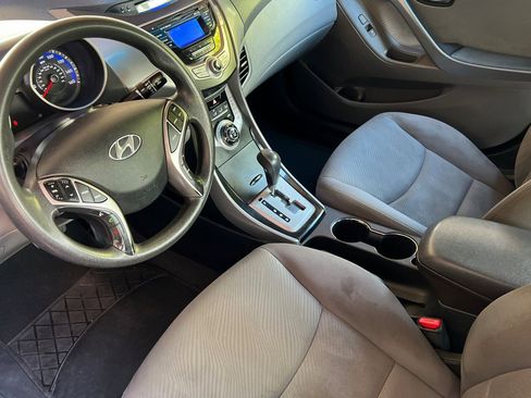 Used 2013 Hyundai Elantra GLS w/ Preferred Pkg FWD image 11