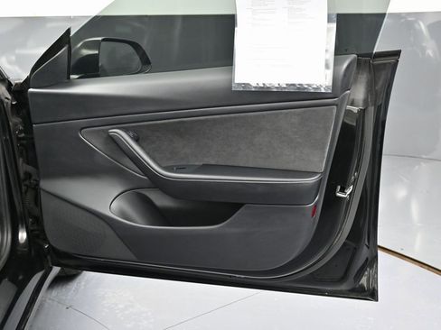 Used 2021 Tesla Model 3 Long Range image 40