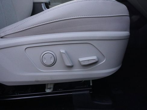 Used 2023 Kia Sorento SX Prestige image 38