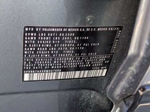 Used 2024 Volkswagen Tiguan SE R-Line AWD/4WD image 37
