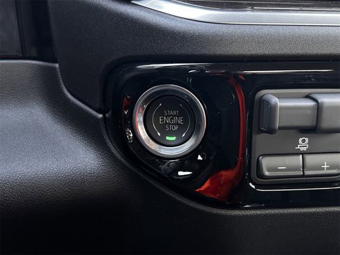 New 2026 Chevrolet Silverado 1500 LTZ w/ Z71 Off-Road Package image 18