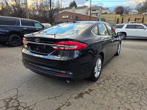 Used 2018 Ford Fusion SE w/ Fusion SE Technology Package FWD image 5