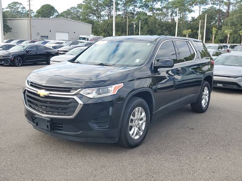 Used 2020 Chevrolet Traverse LS image 3