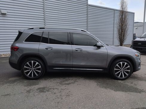 Used 2023 Mercedes-Benz GLB 250 4MATIC w/ Premium Package image 2