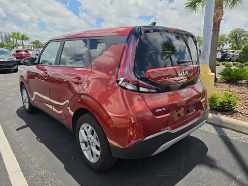 Certified 2023 Kia Soul LX w/ LX Technology Package FWD image 11