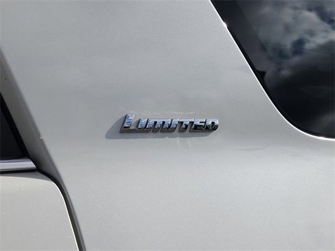 Used 2015 Toyota 4Runner Limited image 9