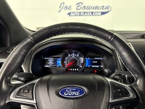 Used 2022 Ford Edge ST image 4