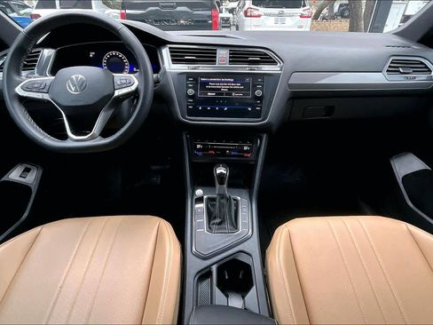 Certified 2022 Volkswagen Tiguan SE image 16