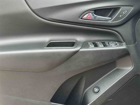 Used 2022 Chevrolet Equinox LT image 16