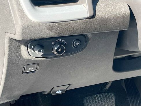 Used 2023 GMC Terrain SLT image 10