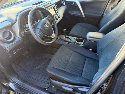 Used 2015 Toyota RAV4 LE image 10