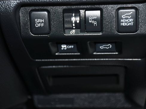 Used 2017 Subaru Forester 2.5i Limited AWD/4WD image 28