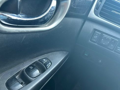 Used 2019 Nissan Sentra SV w/ Special Edition Package FWD image 12