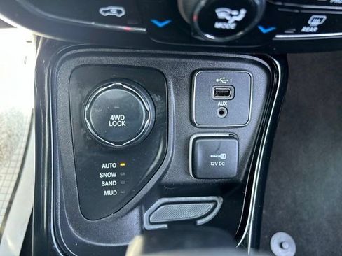 Used 2019 Jeep Compass Limited AWD/4WD image 28