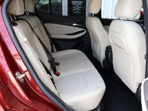Used 2022 Buick Encore GX Select w/ Sport Touring Package FWD image 21