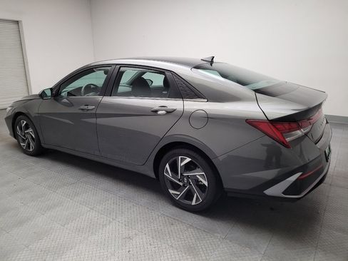 Used 2025 Hyundai Elantra SEL FWD image 3